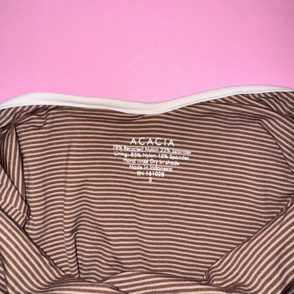 Acacia one piece in animal print - Picture 3 of 3